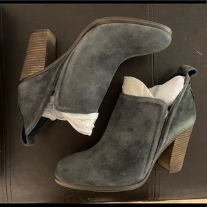 NEW- Vince Camuto Bootie